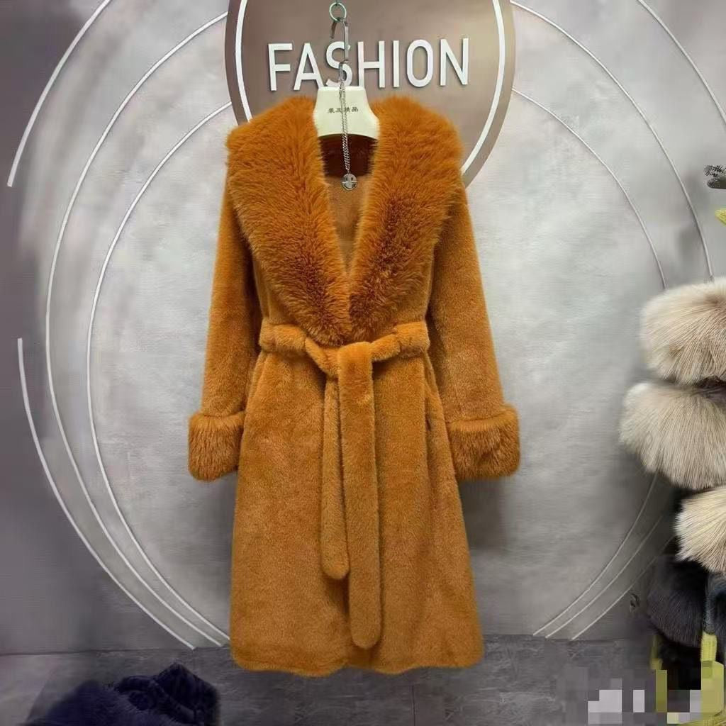 Fur Coat with Collar and Sleeves