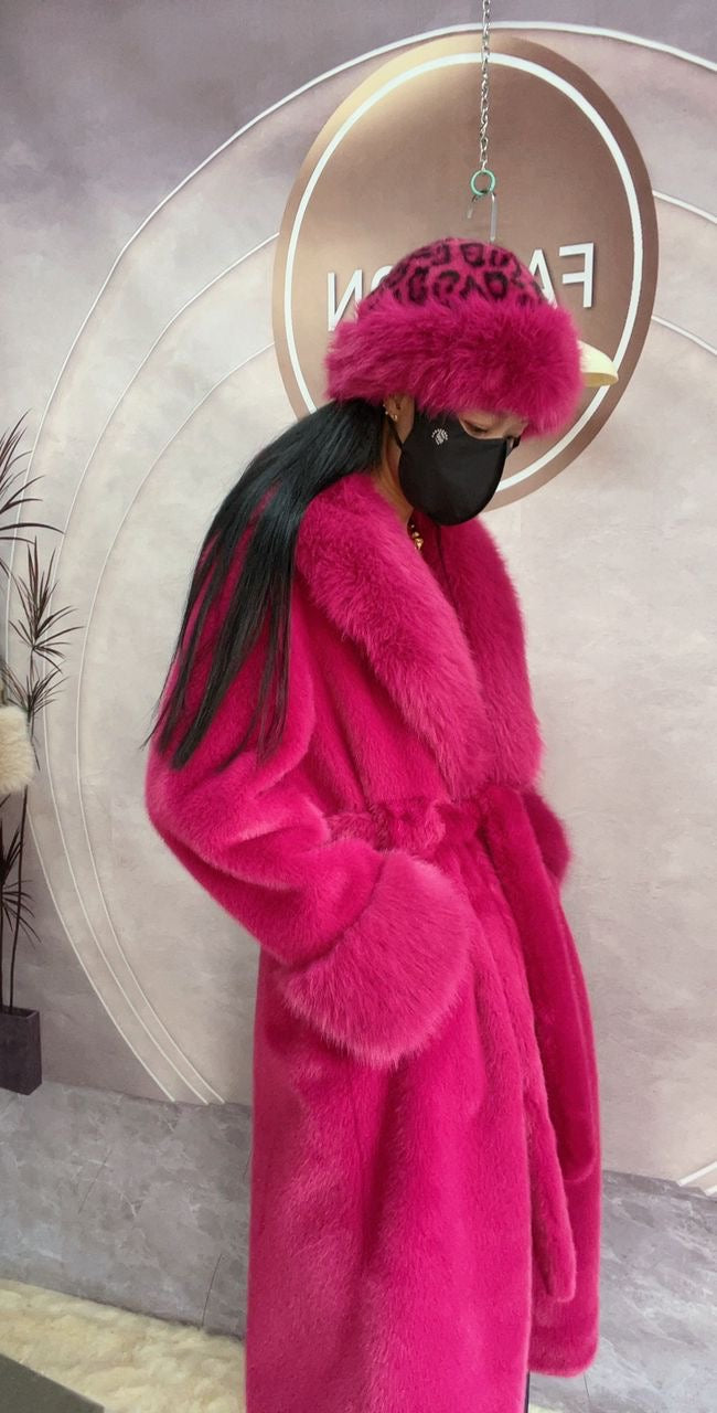 Fur Coat with Collar and Sleeves