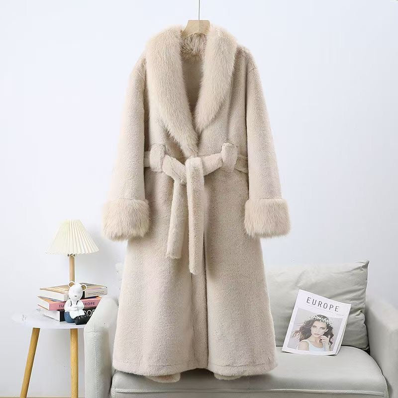 Fur Coat with Collar and Sleeves