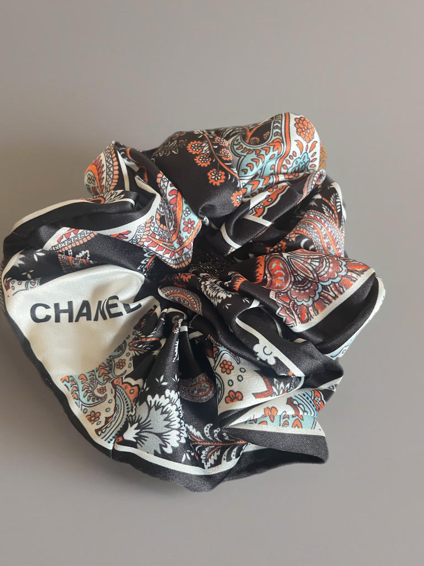 Fashion CC scrunchie